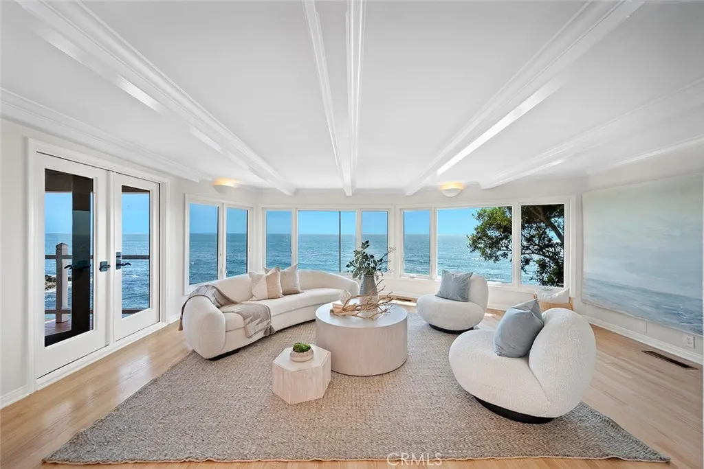 Laguna Beach, California 92651, United States, 4 Bedrooms Bedrooms, ,5 BathroomsBathrooms,Residential,Active,170765