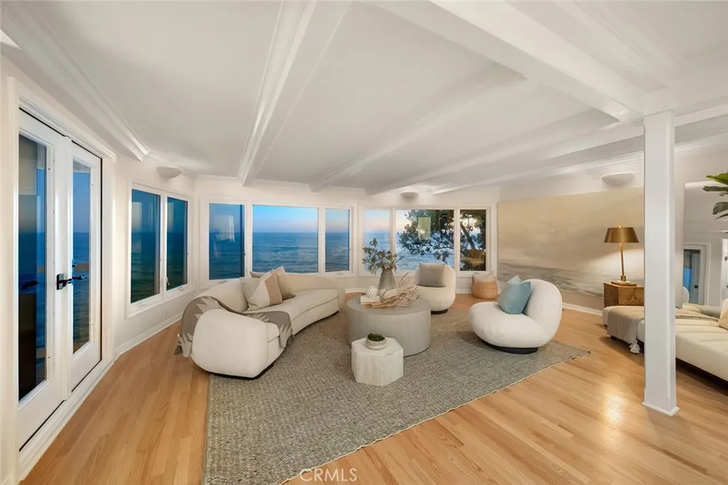 Laguna Beach, California 92651, United States, 4 Bedrooms Bedrooms, ,5 BathroomsBathrooms,Residential,Active,170765