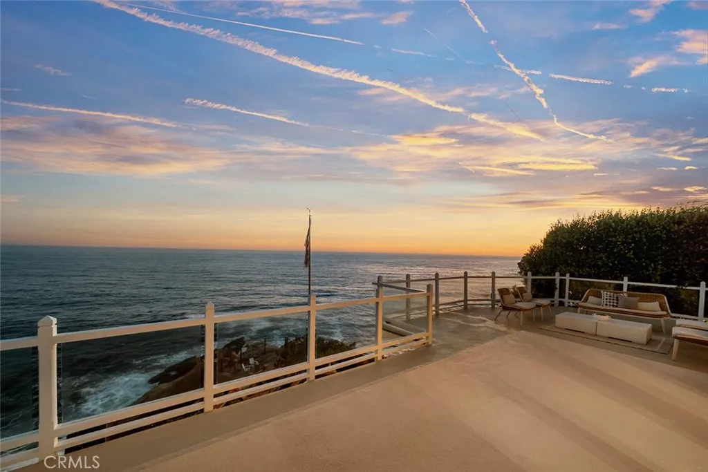 Laguna Beach, California 92651, United States, 4 Bedrooms Bedrooms, ,5 BathroomsBathrooms,Residential,Active,170765