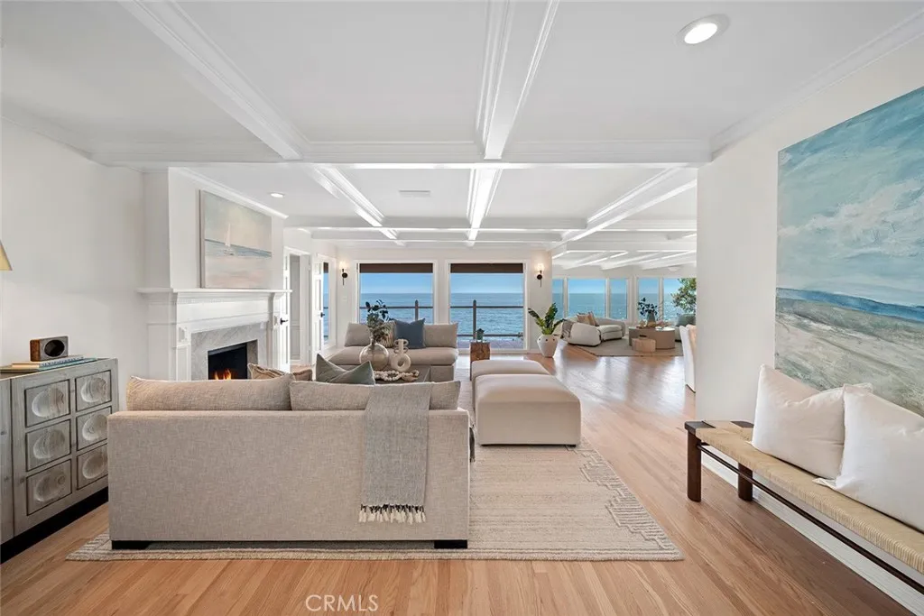 Laguna Beach, California 92651, United States, 4 Bedrooms Bedrooms, ,5 BathroomsBathrooms,Residential,Active,170765