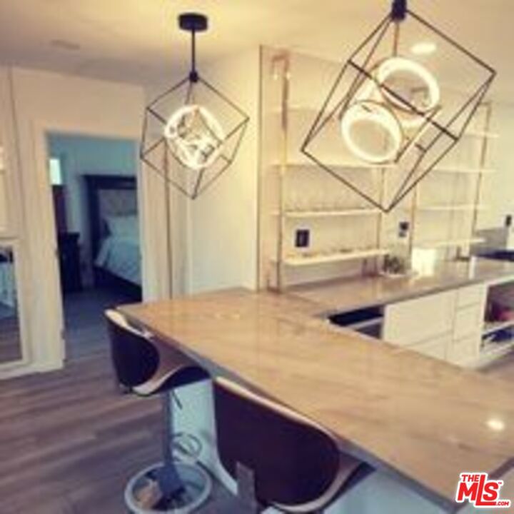 1317 W School Street