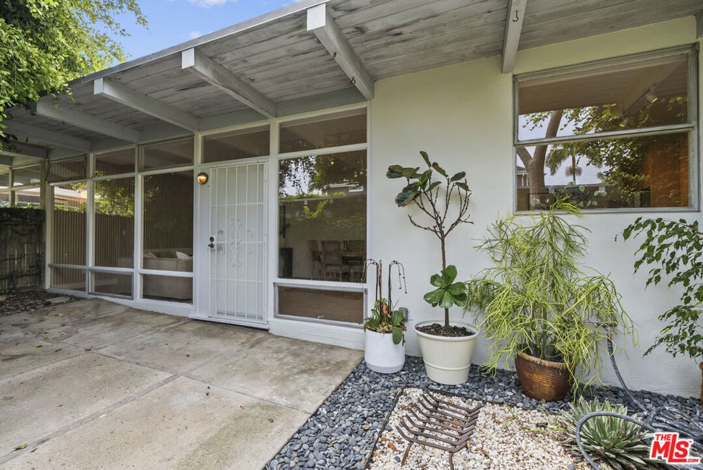 Photo of 130 Alta Avenue #B, Santa Monica, CA 90402 (MLS # 26984561)