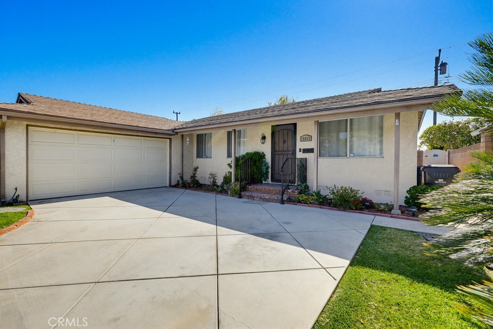 15852 Tullow