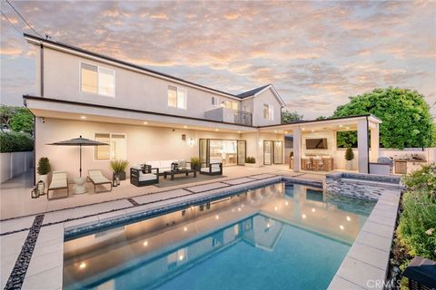 Photo of 11385 Baskerville Road, Rossmoor, CA 90720 (MLS # LG26089233)