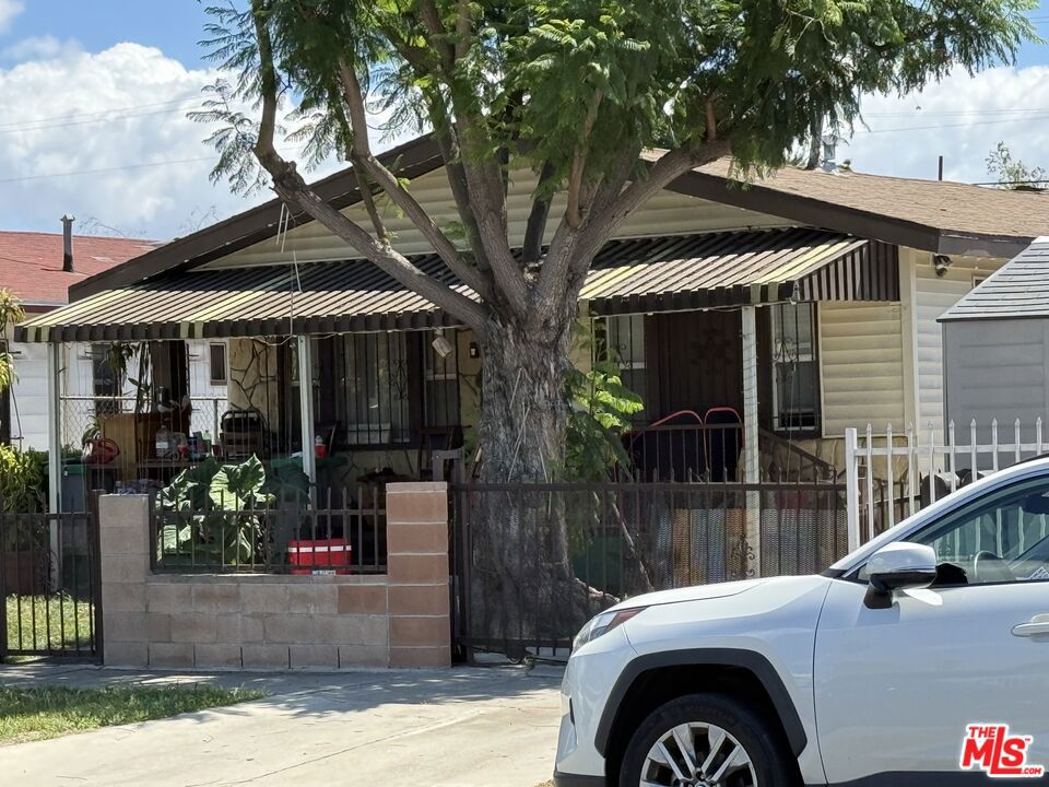 836 W 62nd Street