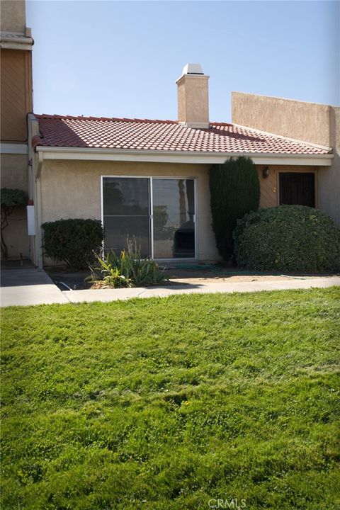16465 Green Tree Victorville CA 92395