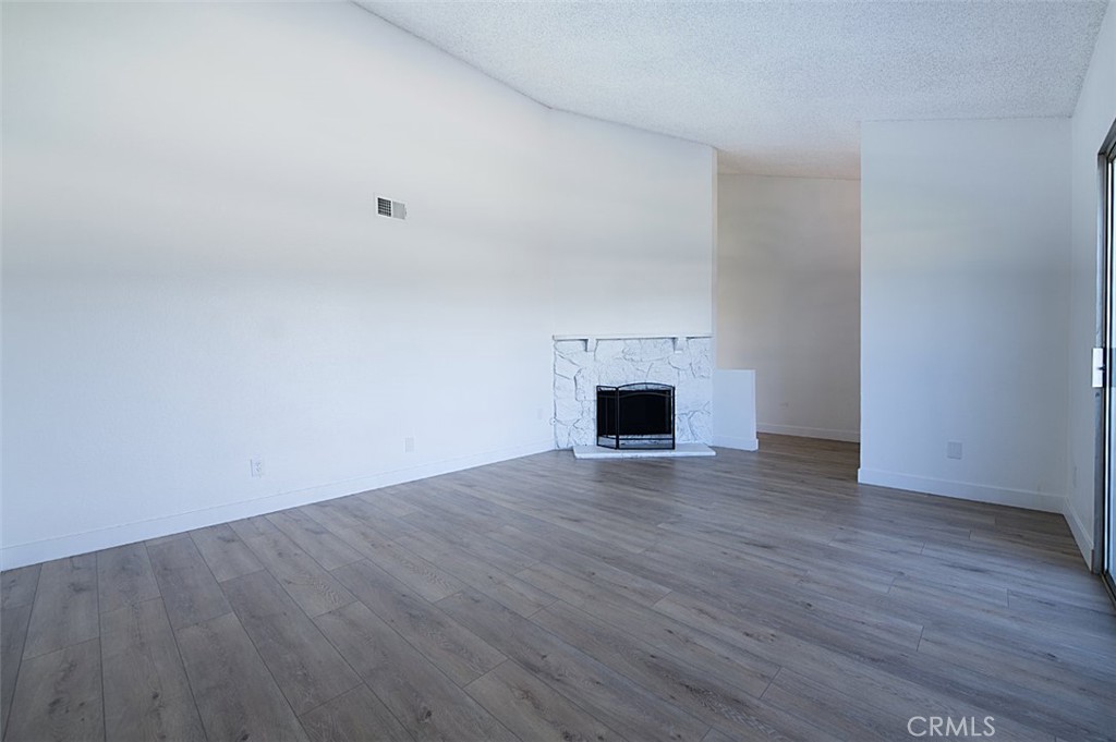 16465 Green Tree