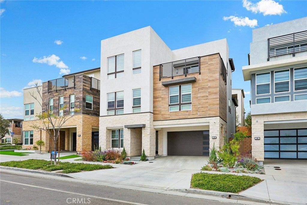 Photo of 478 Sycamore Drive W, Montebello, CA 90640 (MLS # CV25243164)