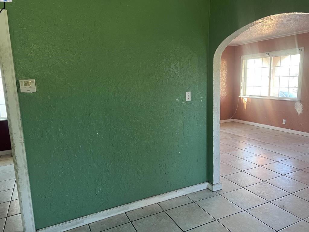 OAKLAND - Residential