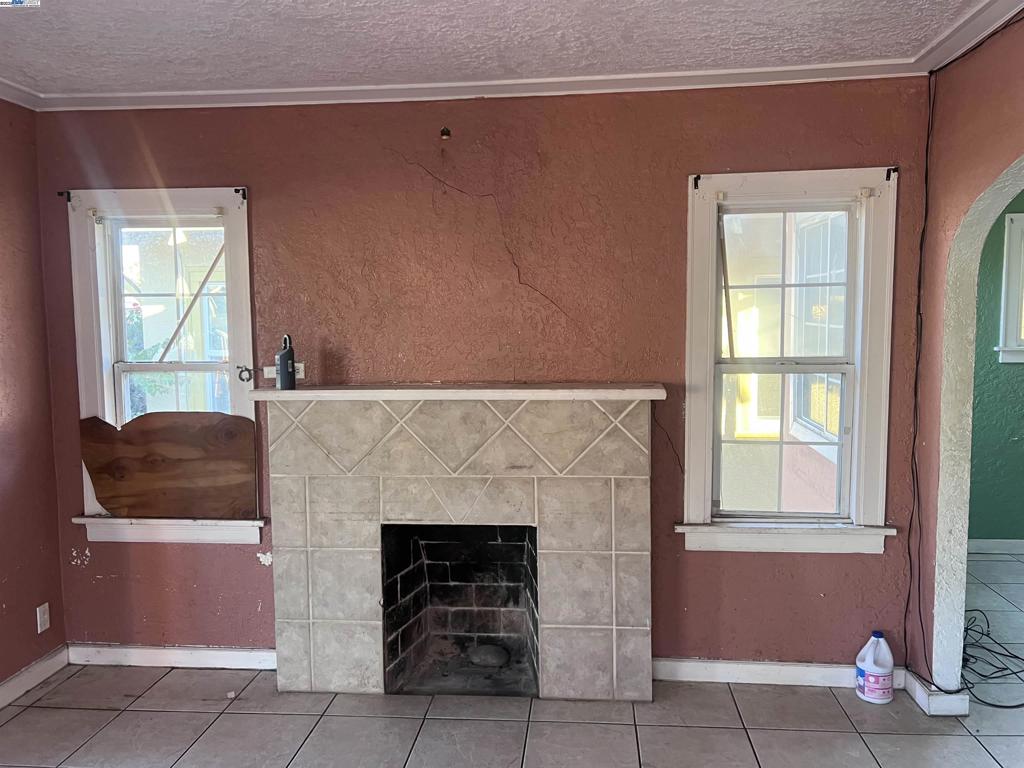 OAKLAND - Residential