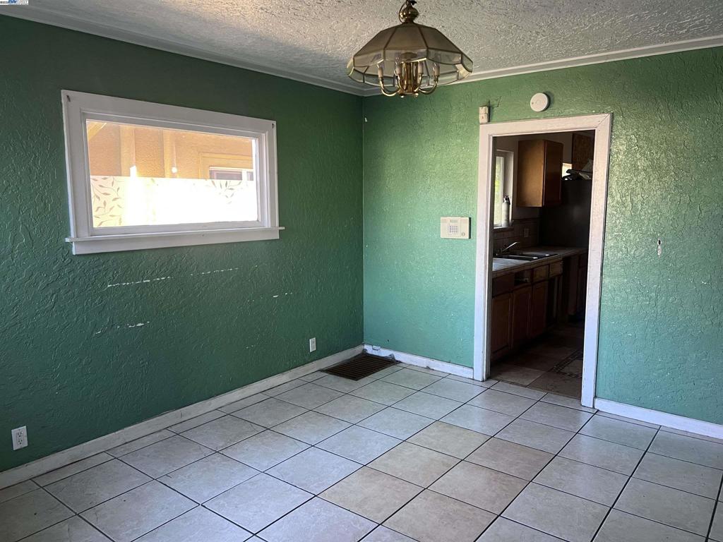 OAKLAND - Residential