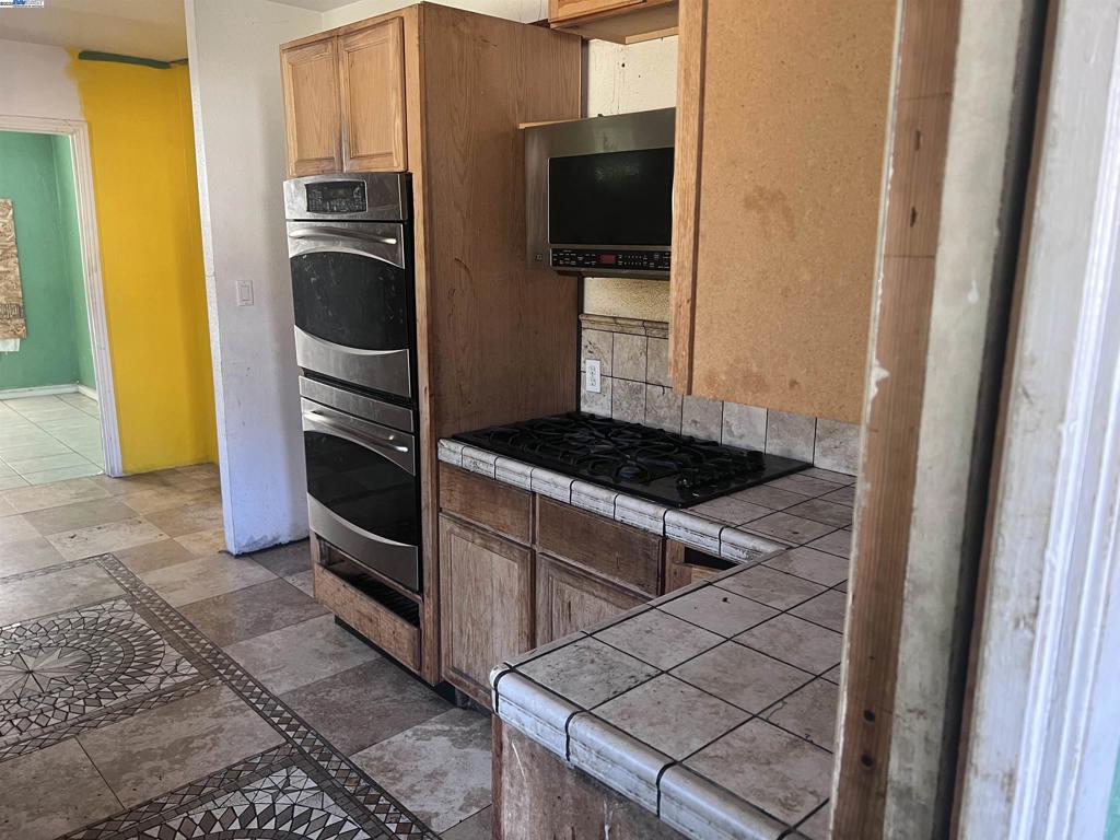 OAKLAND - Residential