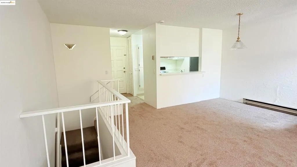 Alameda, California 94501, United States, 2 Bedrooms Bedrooms, ,2 BathroomsBathrooms,Residential,Active,242424