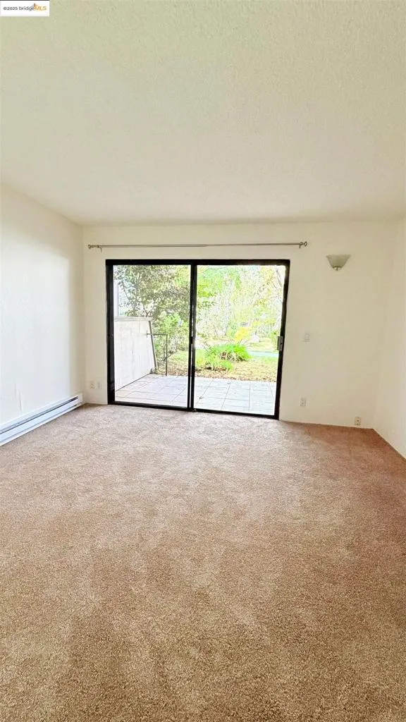 Alameda, California 94501, United States, 2 Bedrooms Bedrooms, ,2 BathroomsBathrooms,Residential,Active,242424