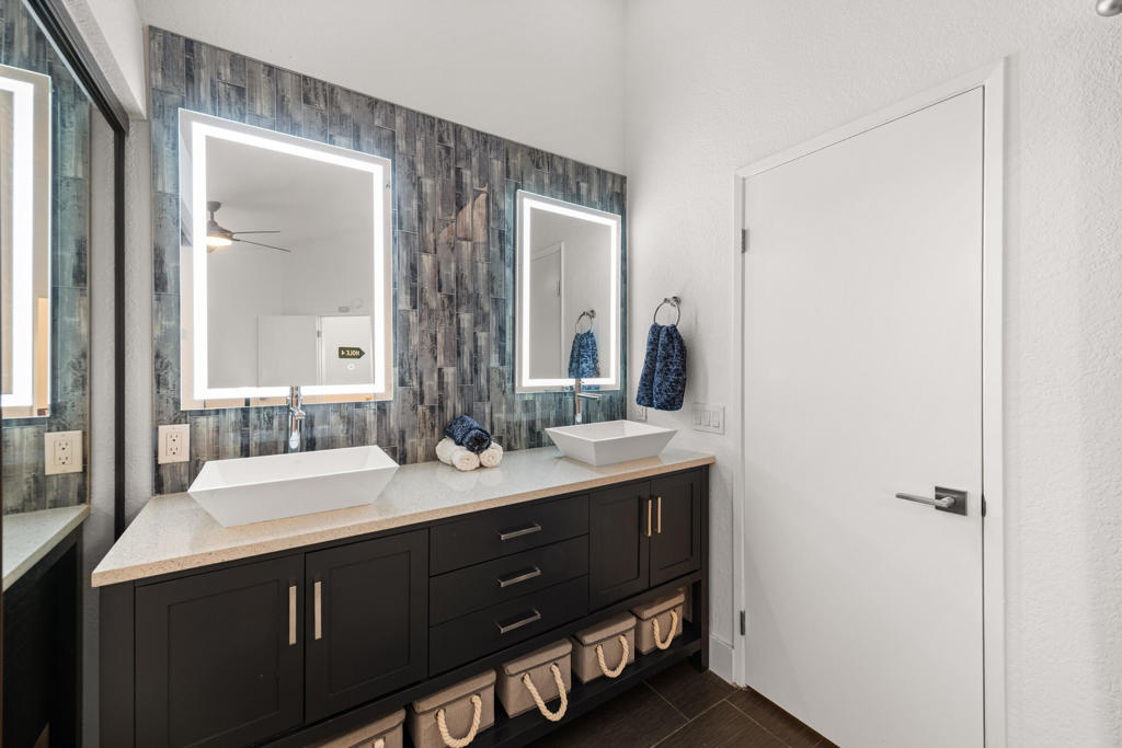 Woodhaven Country Cl - Residential