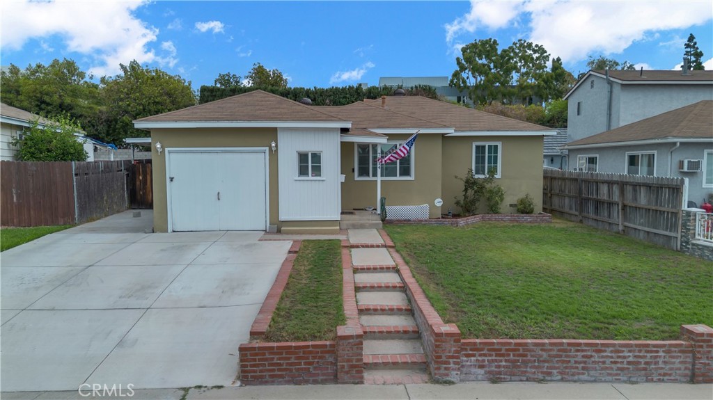 This charming 2 bedroom, 1 bath single-story home sits on a spacious 6,000 sqft. lot, offering both indoor efficiency and outdoor possibilities. Just minutes from PIH Hospital, it's the perfect location for medical professionals or families seeking peace of mind with nearby care. Ideal for elderly parents or buyers needing easy access to top-tier healthcare. Commuters will love the quick access to major freeways, while everyday essentials are just around the corner with abundant nearby shopping, dining, and services. Whether you're seeking a smart investment, a first home, or a low-maintenance downsizing option, this property delivers. With vintage 1949 character and a classic layout, there's plenty of potential to personalize or expand. Don't miss this rare opportunity in a prime Whittier location!