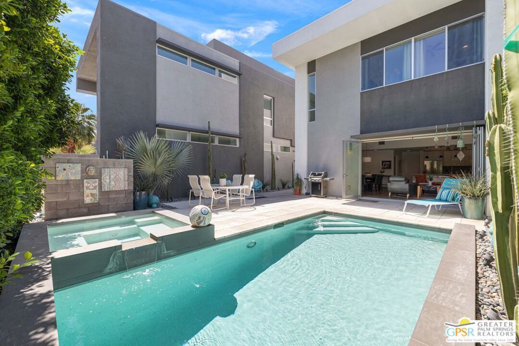 Photo of 1230 Surrey Lane, Palm Springs, CA 92264 (MLS # 25599349PS)