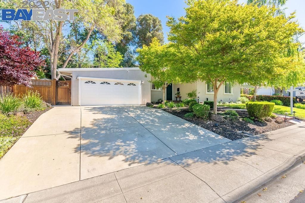 listing image 130720297127418456415