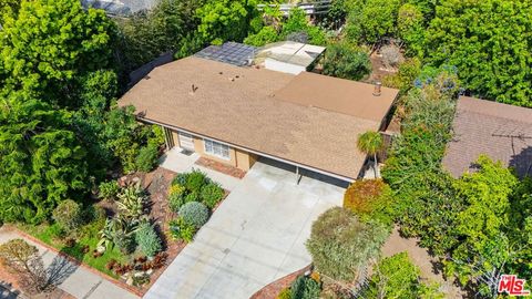 Photo of 1321 Palms Boulevard, Venice, CA 90291 (MLS # 26670939)