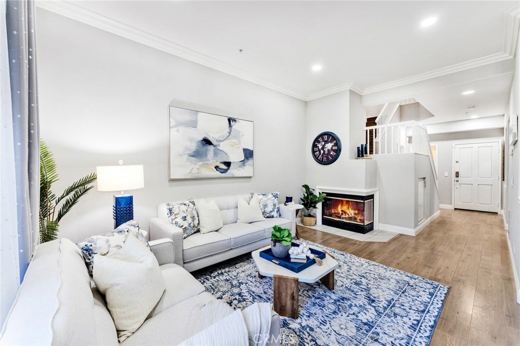2645 Dunstan