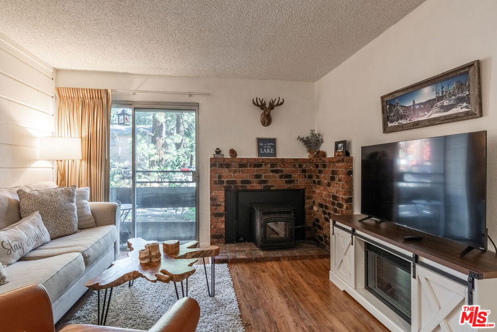 2499 Sierra Nevada Road R2