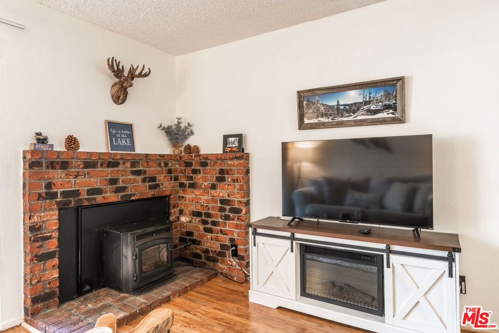 2499 Sierra Nevada Road R2