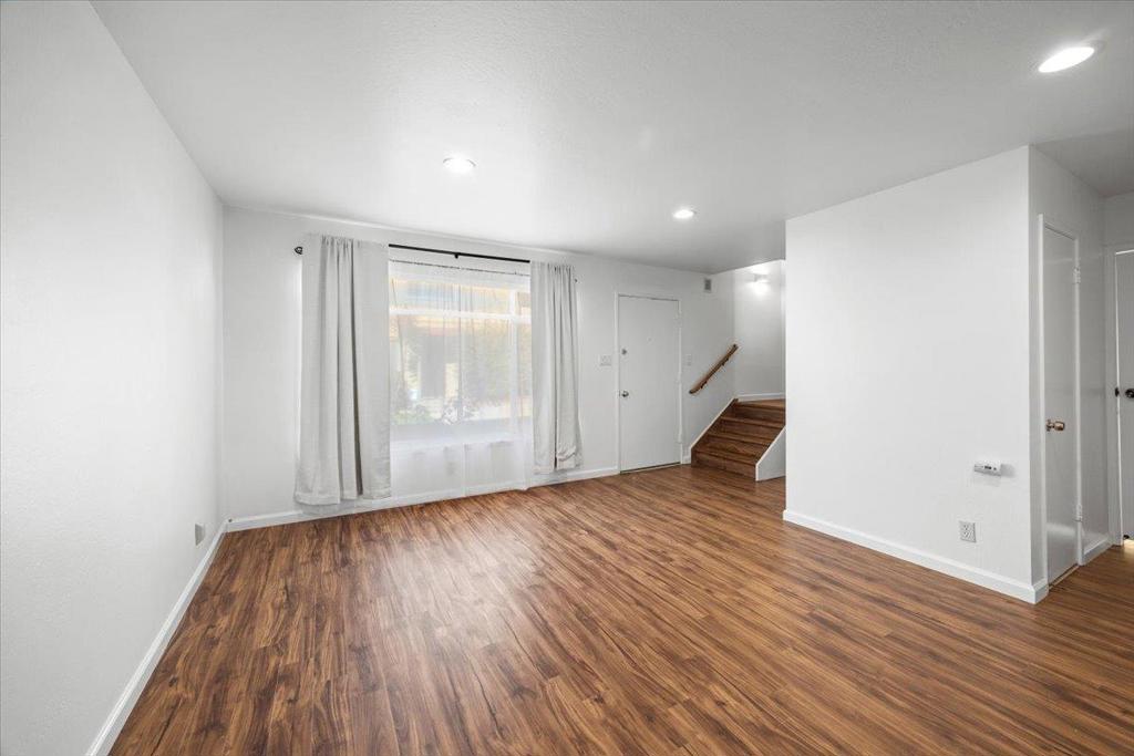 Properties 4 1525 Day Avenue D