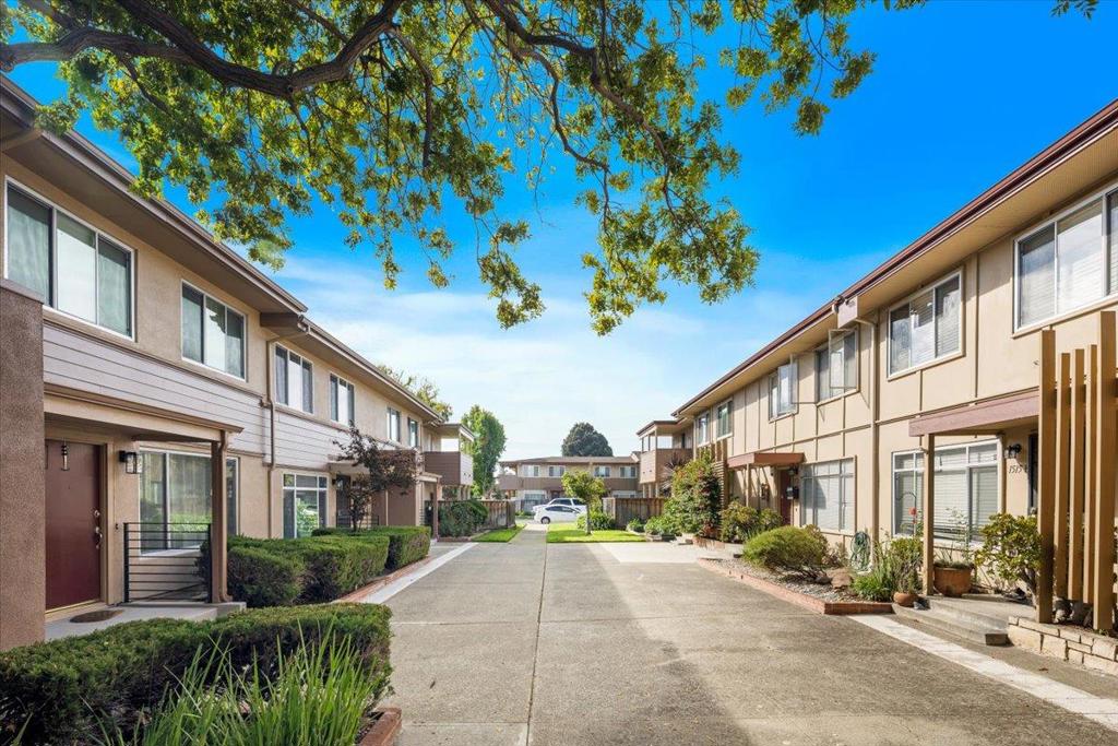 Properties 1 1525 Day Avenue D