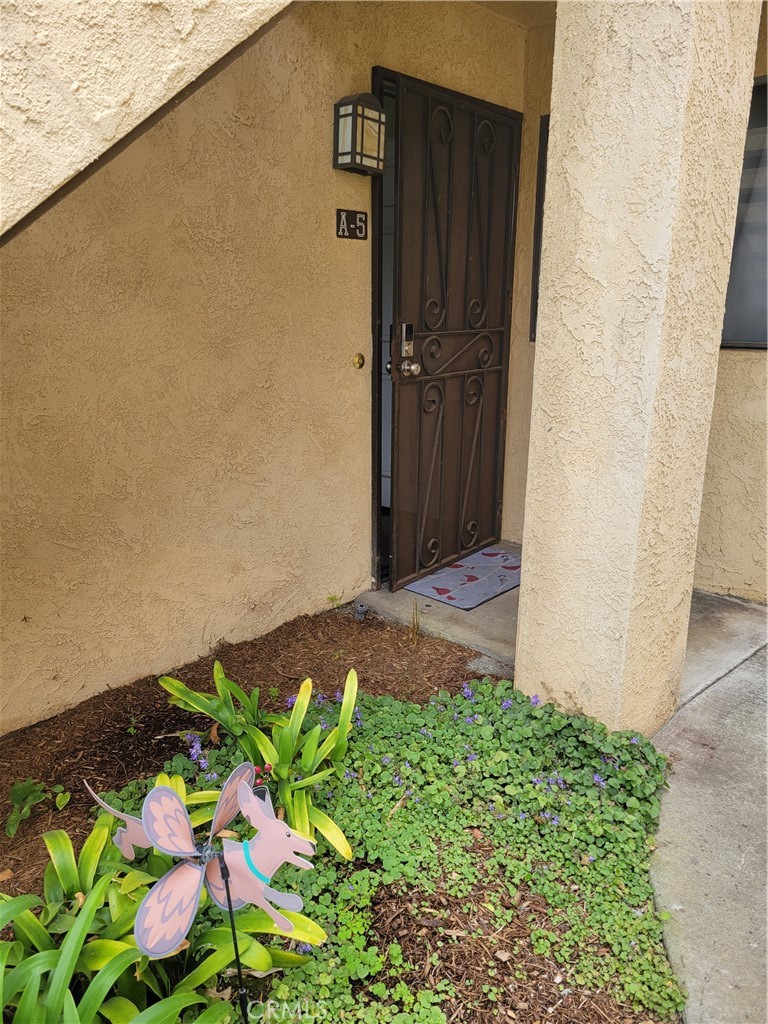 Welcome to this delightfully charming 2 bedroom, 2 bath home in wonderful Fountain Crest. This beautifully upgraded, move-in ready with many recent upgrades is a spacious corner unit with no common walls, and features two primary bedrooms and a gorgeous kitchen and living room. This unit also includes a two-car garage, spacious private patio, inside laundry and great HOA amenities. Relax and rejuvinate in the sparkling pool/spa, rinse off under the outdoor shower, barbeque area, greenbelts and the delightful sound of adjacent fountain, and feel the ocean breezes. Fountain Crest is located near La Capilla Park, Mile Square Park, the Fountain Valley Library, and shopping and dining. This amazing and gorgeous home is surrounded by the top best schools in Southern California, Fountain Valley High School, Masuda Middle School and Plavan Elementary School. This beautifully and tastefully upgraded home is a great opportunity for it's future homeowner !