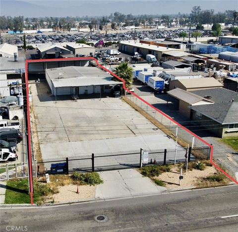 Photo of 15150 Slover Avenue, Fontana, CA 92337 (MLS # IV26069434)