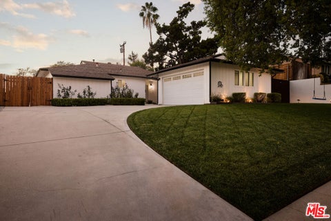 Photo of 1185 Medford Road, Pasadena, CA 91107 (MLS # 26102459)