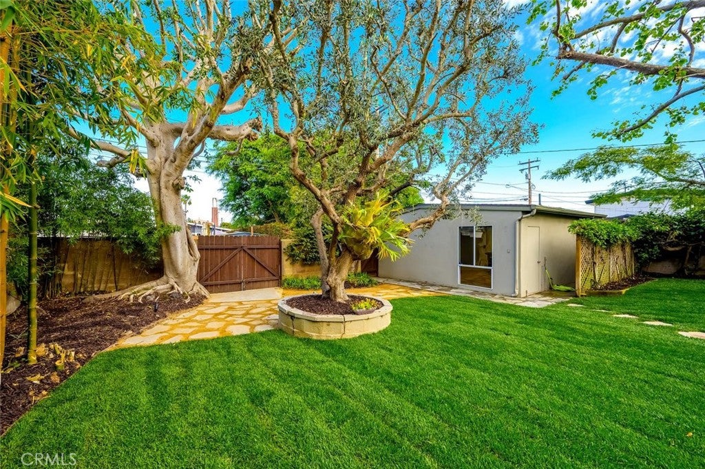 1962 Fullerton Avenue, Costa Mesa CA 92627 - Photo 45