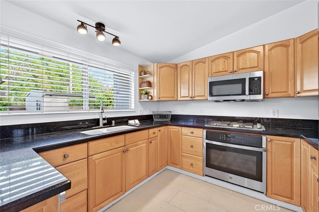 1962 Fullerton Avenue, Costa Mesa CA 92627 - Photo 13