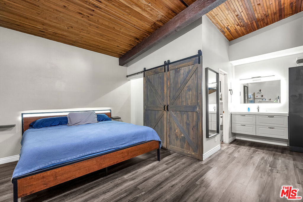 Encino Oaks - Residential