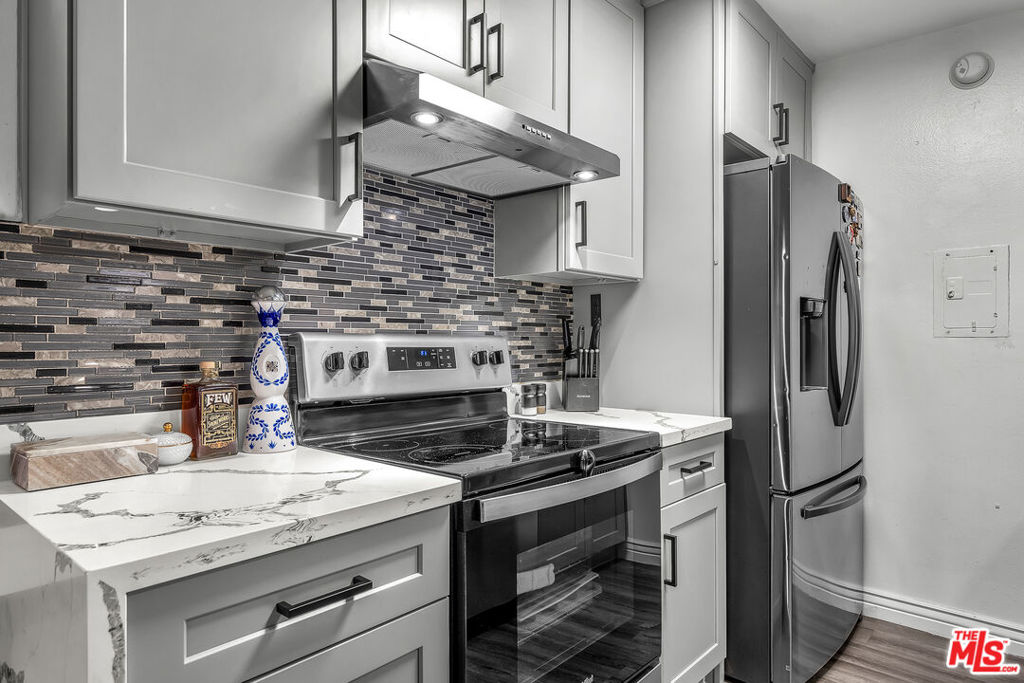 Encino Oaks - Residential