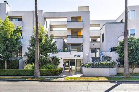 Photo of 14610 Erwin Street #212, Van Nuys, CA 91411 (MLS # CV25234238)
