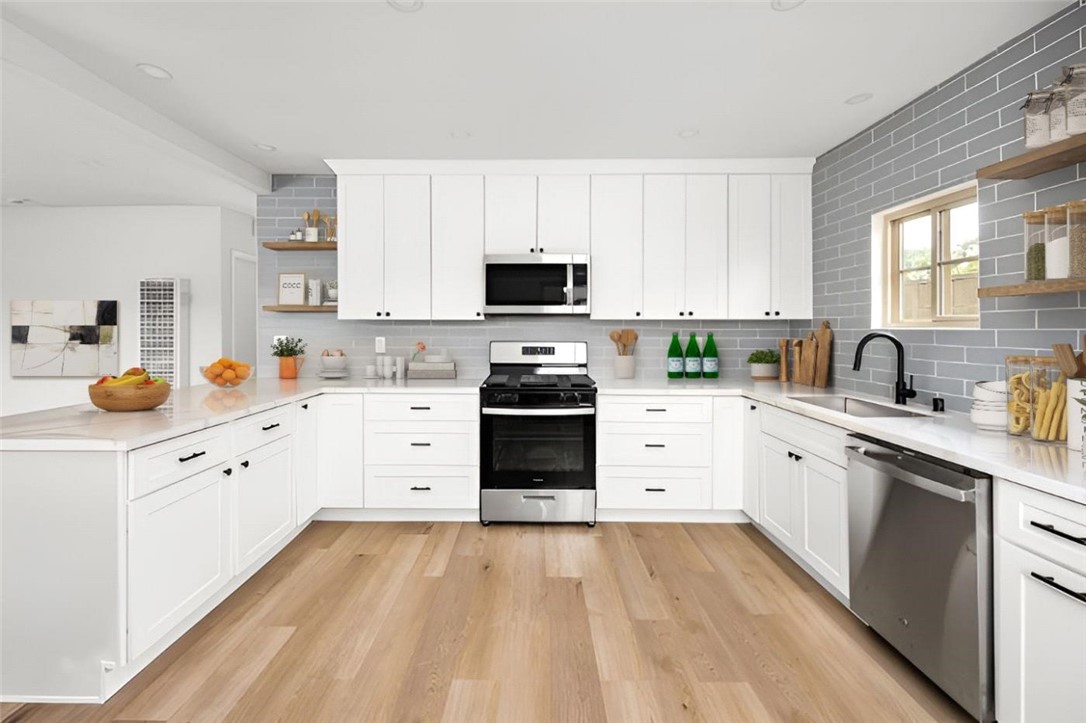 11744 Glenworth Street