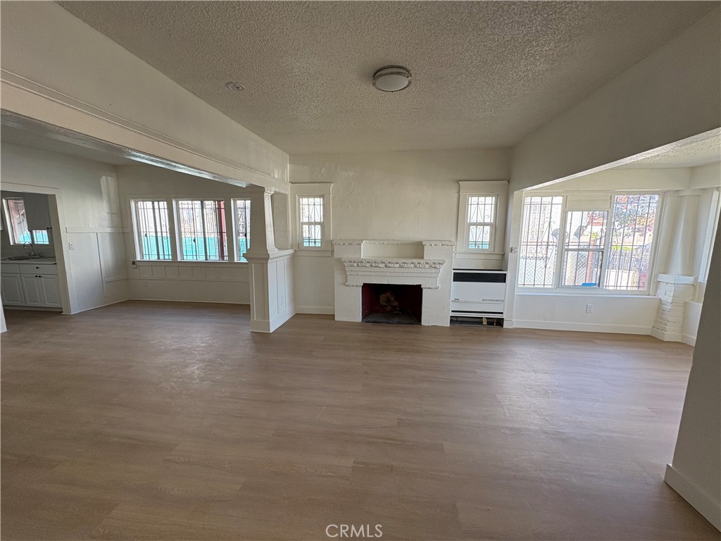 1030 W 88th Street 1/4