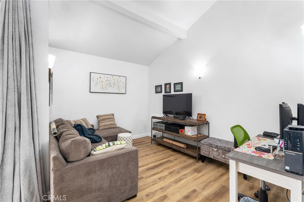 Los Cerritos (LC) - Residential