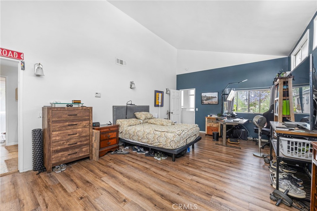 Los Cerritos (LC) - Residential