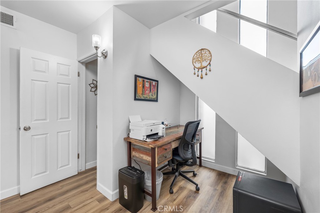 Los Cerritos (LC) - Residential