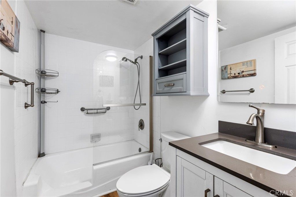 Los Cerritos (LC) - Residential