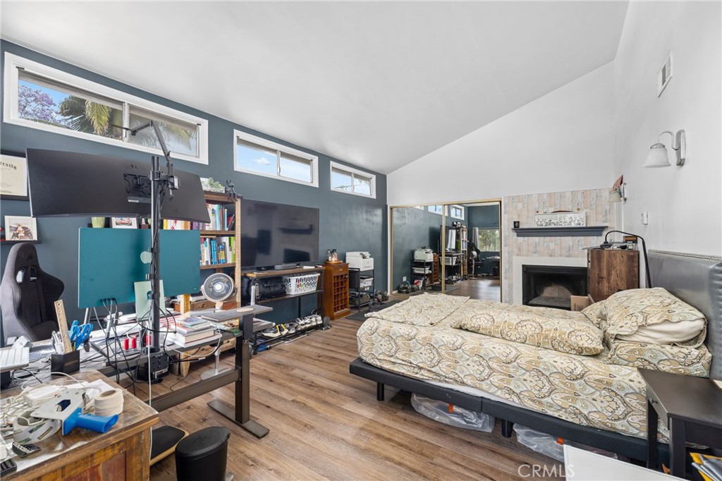 Los Cerritos (LC) - Residential