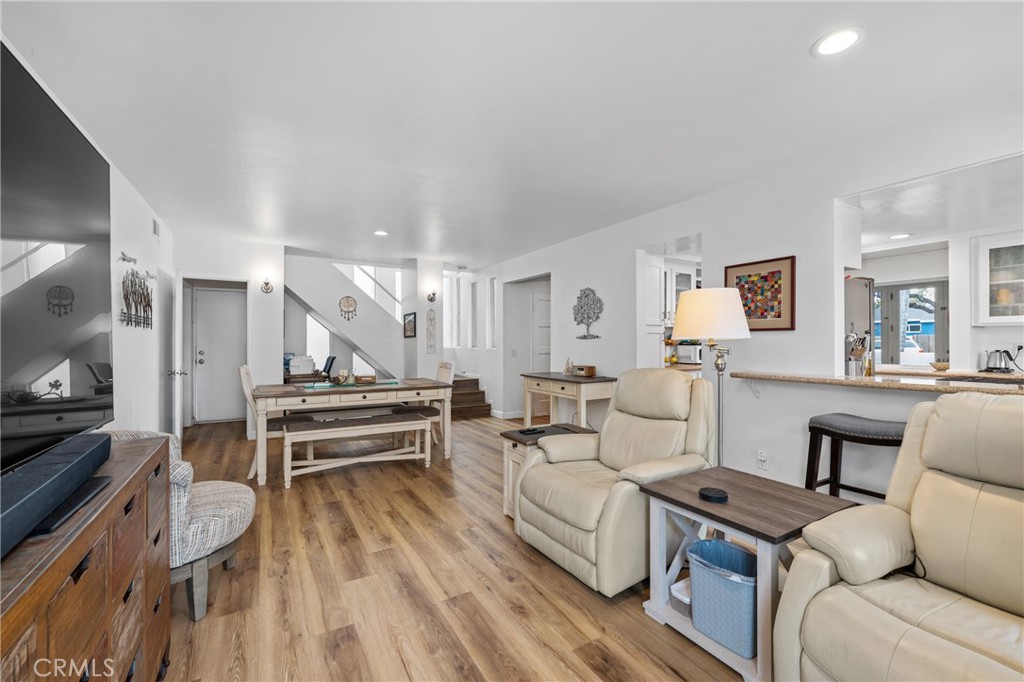Los Cerritos (LC) - Residential