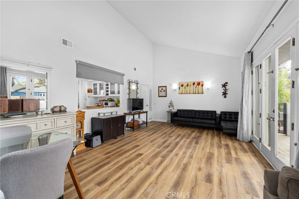 Los Cerritos (LC) - Residential