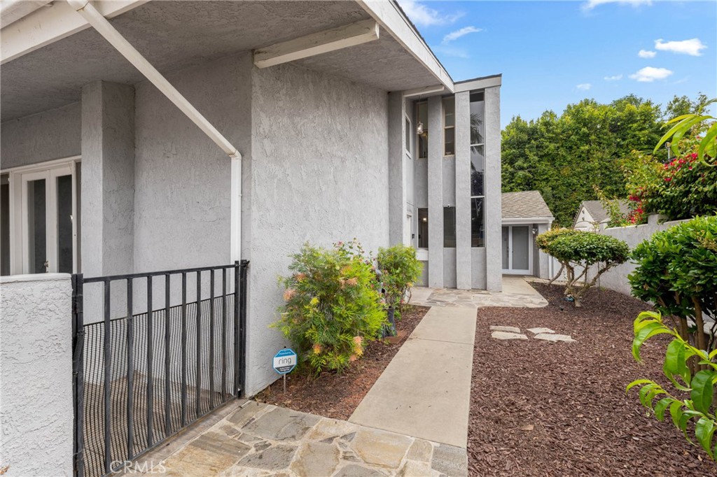 Los Cerritos (LC) - Residential