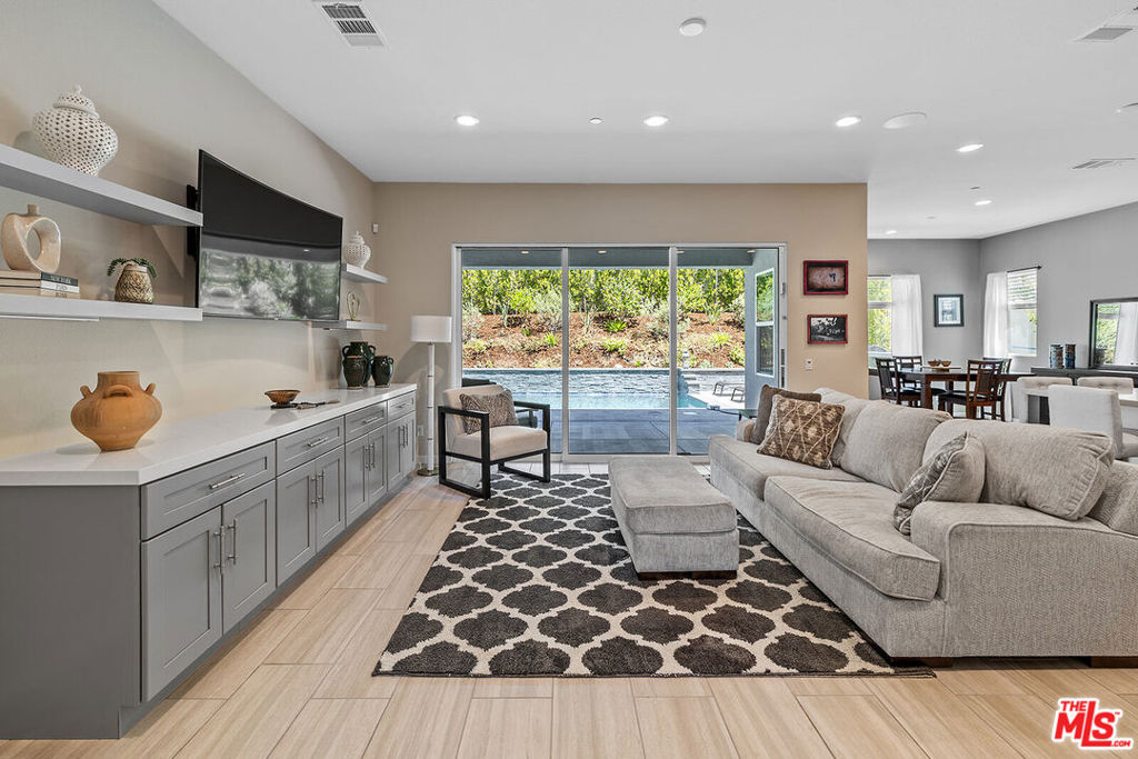 18113 Tableau Way