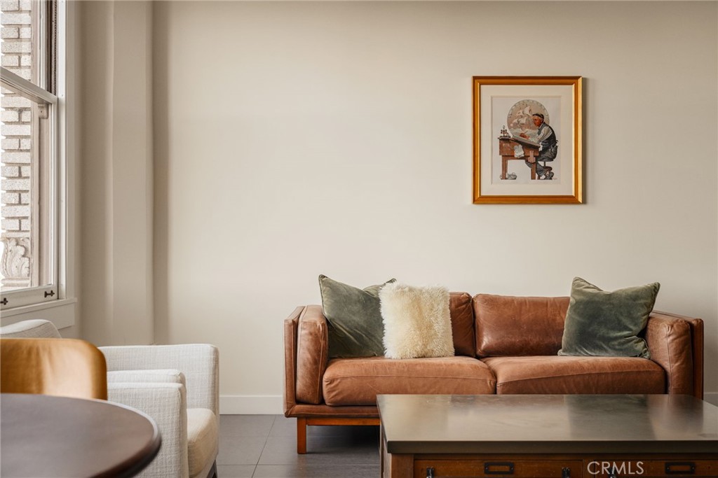 939 S Broadway #1001