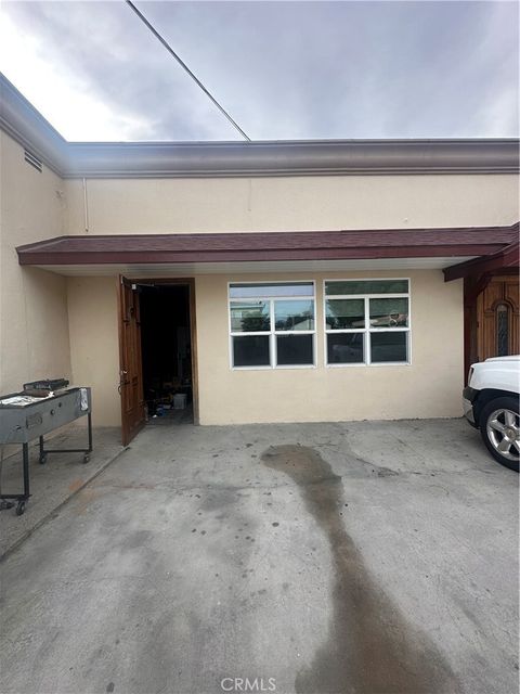 Photo of 1429 E South, Long Beach, CA 90805 (MLS # DW26007103)