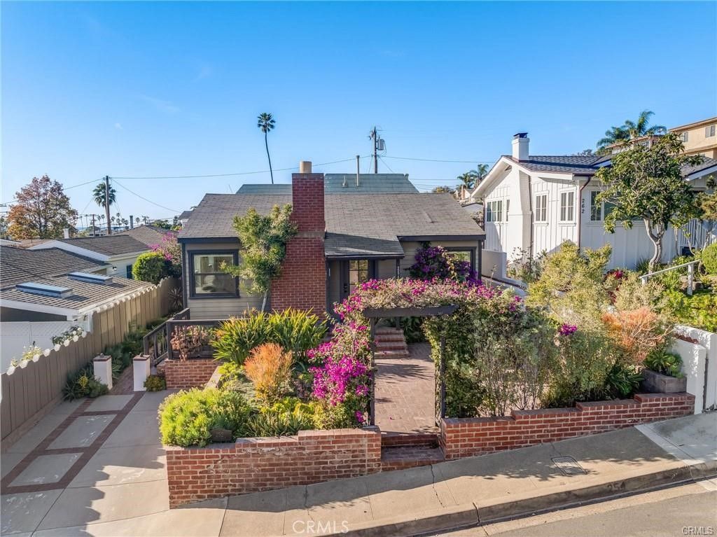 Photo of 252 Chiquita St, Laguna Beach, CA 92651 (MLS # LG26011430)